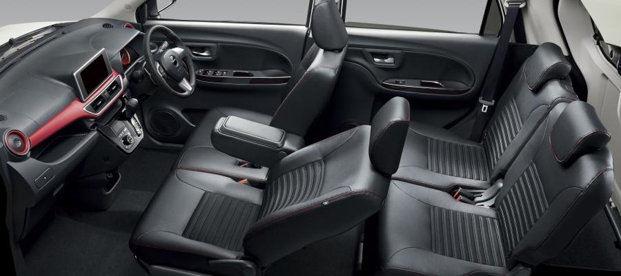 Интерьер Daihatsu Cast Sport 2015 года  (фото 2 из 13)